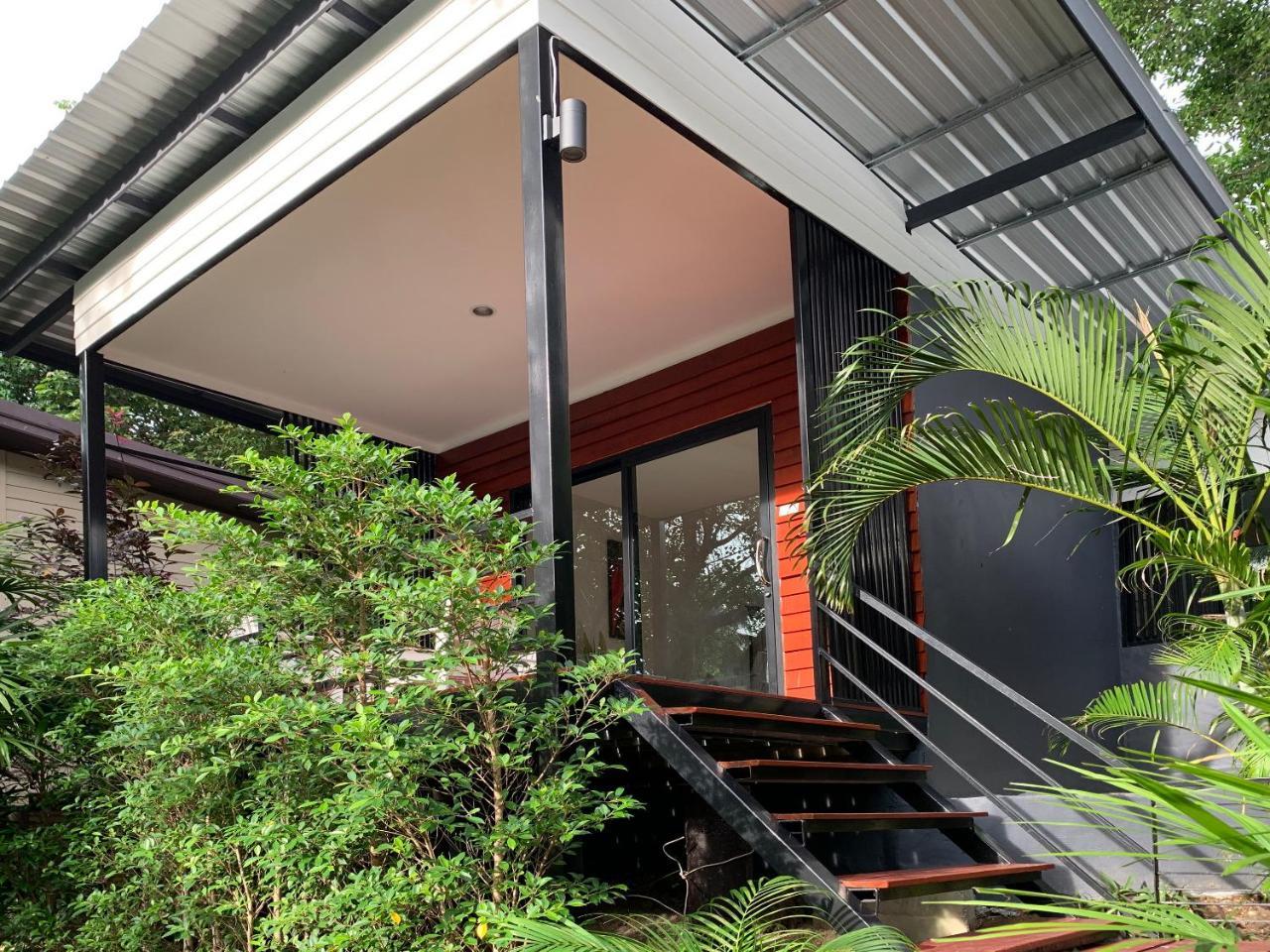 West Coast Beach Resort Ko Pha Ngan Exterior photo